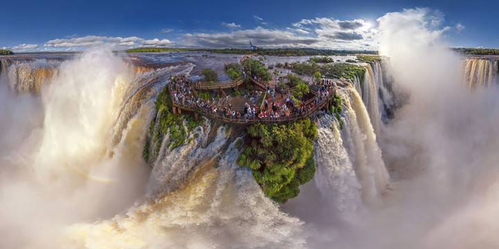 Iguasu Falls, Argentina and Brazil
