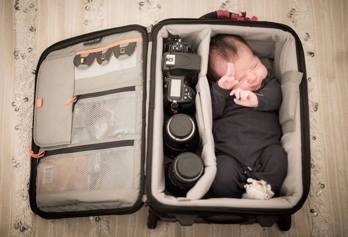photographer baby in bag (10)
