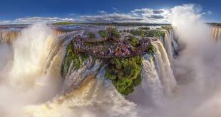Iguasu Falls, Argentina and Brazil